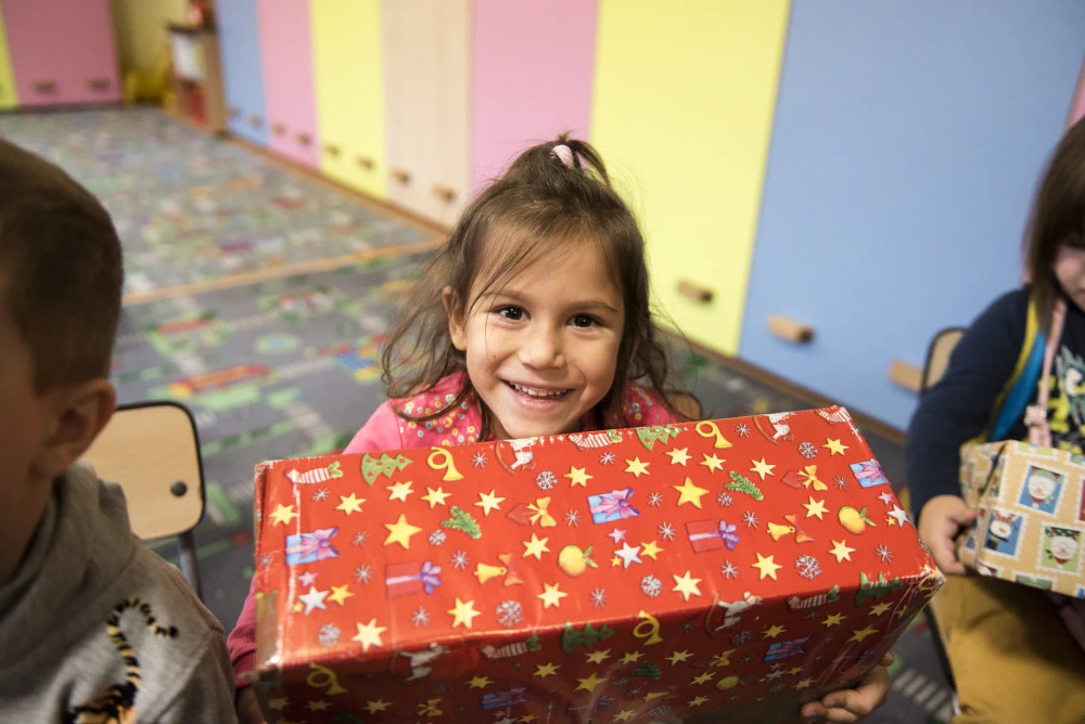 Höffner Kinderzukunft Weihnachtspäckchen