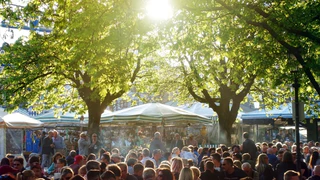 Waldfest Biergarten Sommer Fest Festival — © Anselm Baumgart / iStock