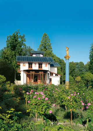 Roseninsel — © Roseninsel, Casino von Osten mit Glassäule
