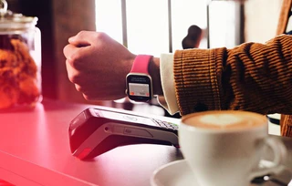 Apple Pay der Stadtsparkasse München mit der Apple Watch — © Bild: Stadtsparkasse München
