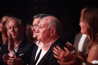 Wurde für sein Lebenswerk geehrt: Uli Hoeneß (M.) beim «Sport Bild Award». — © Christian Charisius/dpa