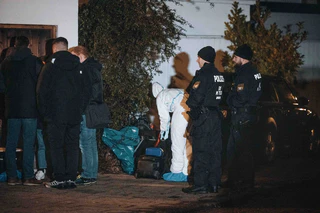Anwohner hatten am Samstag die Polizei gerufen, weil sie Hilfeschreie gehört hatten. — © Sebastian Pieknik/NEWS5/dpa