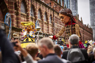 tollwood — © Bild: The Walk Productions