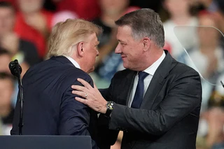 Der Audi-Chef war Teil einer Wahlkampfveranstaltung. — © Mike Stewart/AP/dpa