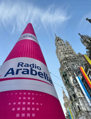  — © Radio Arabella