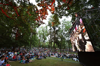 Das Open Air findet im Park am Festspielhaus statt. (Archivbild) — © Karl-Josef Hildenbrand/dpa