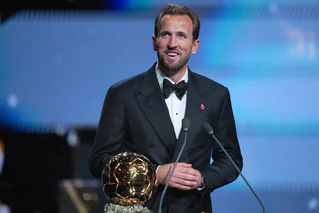 Gewinner des Ballon d'Or: Bayern-Stürmer Harry Kane. — © Kin Cheung/AP/dpa