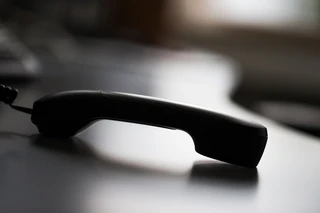 Der unbekannte Täter gab sich als Bankmitarbeiter aus. (Symbolbild) — © Rolf Vennenbernd/dpa