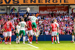 Energie Cottbus beherrschte Fürth nur in der ersten halben Stunde. — © Frank Hammerschmidt/dpa