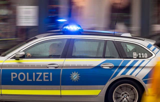 Die Münchner Verkehrspolizei ermittelt. (Symbolbild) — © Peter Kneffel/dpa