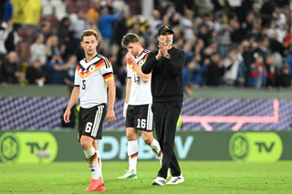 Nationalmannschaftskapitän Joshua Kimmich (links) und Bundestrainer Jürgen Klopp. (Archivbild) — © Federico Gambarini/dpa