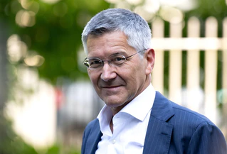 Bayern-Präsident Herbert Hainer begrüßt den Vorstoß des Bayerischen Fußball-Verbandes. (Archiv) — © Sven Hoppe/dpa