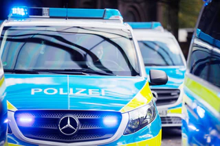 Die Beamten forderten den 59-Jährigen unter Androhung des Schusswaffengebrauchs auf, das Messer abzulegen. (Symbolbild) — © Rolf Vennenbernd/dpa