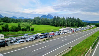 Mit weiteren Ab- und Auffahrtssperren auf der Tauernautobahn sollen Daten für einen besseren Verkehrsfluss gesammelt werden — © Bernhard Niederhauser/APA/dpa