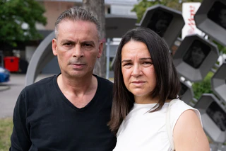 Für Hasan und Sibel Leyla haben bei dem rassistischen Anschlag auf das Olympia-Einkaufszentrum am 22. Juli 2016 ihren Sohn verloren. — © Sven Hoppe/dpa
