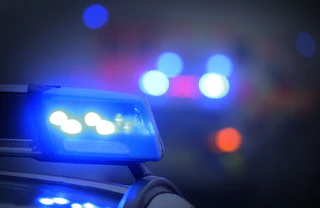 Nach einem schweren Verkehrsunfall ist die Polizei im Einsatz. (Symbolbild) — © Karl-Josef Hildenbrand/dpa