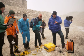 Ministerpräsident Markus Söder (CSU) besuchte die Forschungsstation auf der Zugspitze. — © Ehsan Monajati/dpa