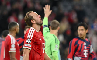 Die Bayern um Torjäger Harry Kane spielen in der Champions League erneut nur unentschieden. — © Peter Kneffel/dpa
