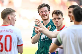 Michael Gregoritsch zeigt sich beim FC Augsburg gleich wieder treffsicher. (Archivbild) — © Harry Langer/dpa