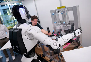 Ein Roboter im RoboGym. — © Sven Hoppe/dpa
