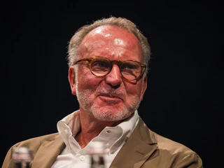 Der frühere Bayern-Chef Karl-Heinz Rummenigge sagt, warum Harry Kane den Ballon d'Or verdient hat. (Archivbild) — © René Chlopotowski/dpa