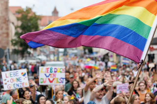 Der CSD in Nürnberg soll stattfinden. (Archivbild) — © Daniel Karmann/dpa