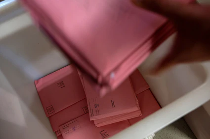 Bis zum geplanten Termin der Bundestagswahl am 23. Februar 2025 haben Bayerns Kommunen noch viel Arbeit vor sich. (Archivbild) — © Pia Bayer/dpa
