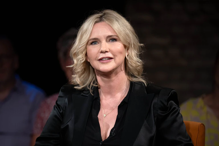 Steht oft auf dem Roten Teppich - und hat trotzdem verbreitete Sorgen: Veronica Ferres. (Archivbild) — © Sina Schuldt/dpa
