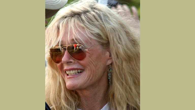 Beitragsbild: Songtext Kim Carnes Bette Davis Eyes — © Bild: Von Misterfixit in der Wikipedia auf Englisch, CC BY-SA 3.0, https://commons.wikimedia.org/w/index.php?curid=92992712