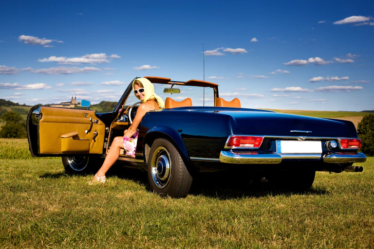  — © Post-War model Mercedes-Benz W113 230SL Y.O.M. 19631967