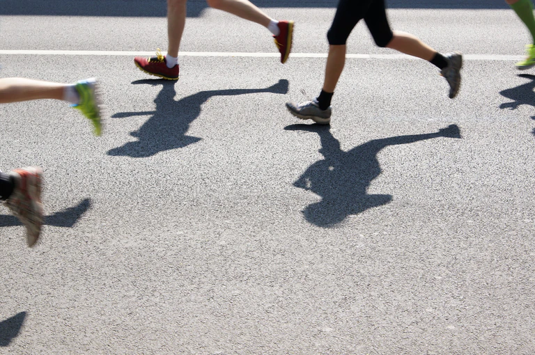  — © marathon runners