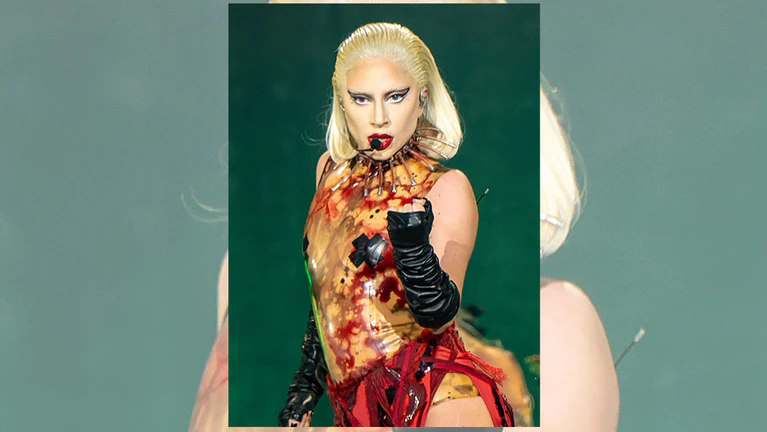 Beitragsbild: Diese Musikstars änderten ihre Namen - Lady Gaga — © Bild: Von Raph_PH - GagaSpurs290722 (6 of 39), CC BY 2.0, https://commons.wikimedia.org/w/index.php?curid=121269027