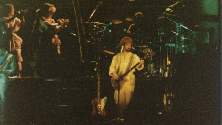 Beitragsbild Life is for Living Songtext Barclay James Harvest — © Bild: Von Paul Carless from St Albans, UK - Some old (really old) gig photos, CC BY 2.0, https://commons.wikimedia.org/w/index.php?curid=54855654