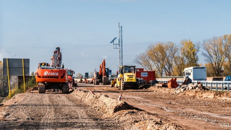 Baustelle Autobahn Bauarbeiten Bau — © Bild von Monika auf Pixabay