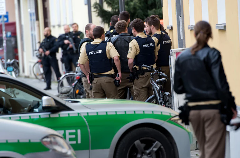 Großeinsatz, Polizei, Aschheim — © Bild: Sven Hoppe