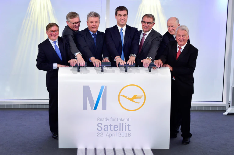 FLughafen Satellit