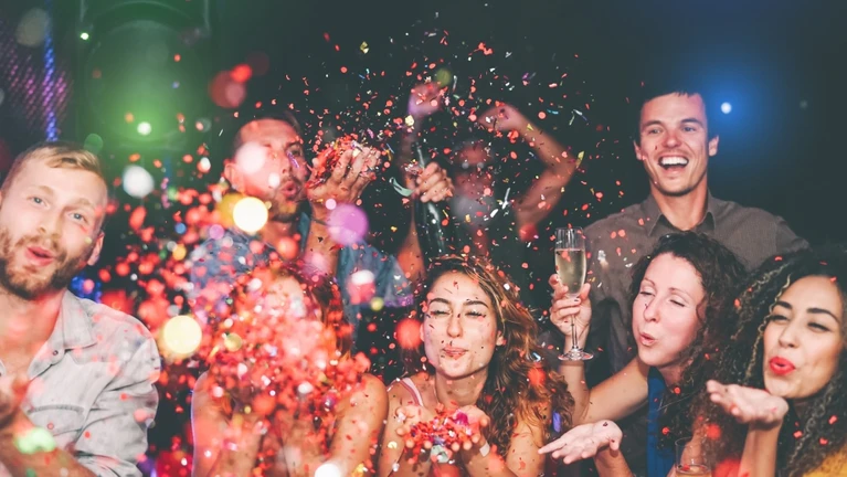 Silvester Party Neujahr — © Bild: Alessandro Biascioli / iStock