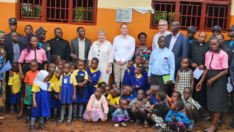 Schuleröffnung Jinja, Uganda — © © Bild: Leitner Reisen