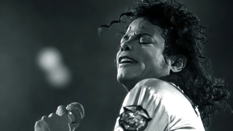 Michael Jackson — © By Zoran Veselinovic - https://www.flickr.com/photos/56492970@N07/5762802777/in/photostream/, CC BY-SA 2.0, https://commons.wikimedia.org/w/index.php?curid=15326191
