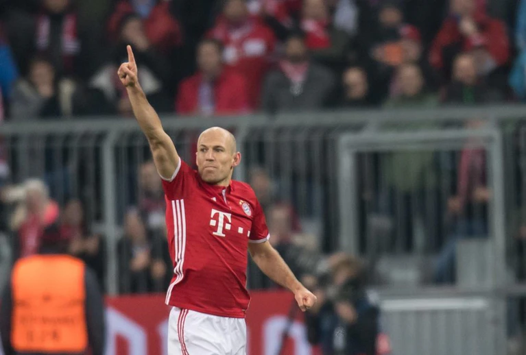 Robben — © Arjen Robben von München jubelt über ein Tor. Foto: Sven Hoppe