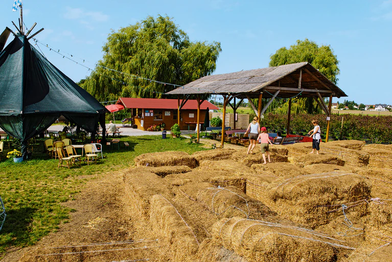 Beerencafe bei Lochhausen, Oberbayern, Deutschland, Europa / Beerencafe at Lochhausen, Upper Bavaria, Germany, Europe — © Bild: Lisa und Wilfried Bahnmüller 