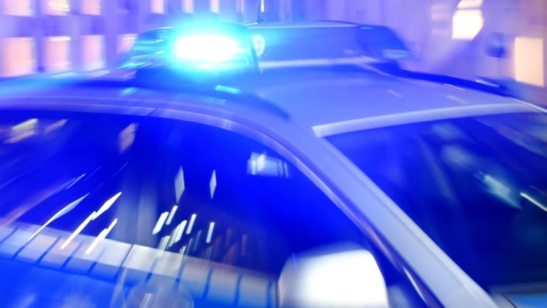 Die Polizei hat im Fall der Brandserie bisher keine Verdächtigen ermitteln können (Symbolfoto). — © Carsten Rehder/dpa