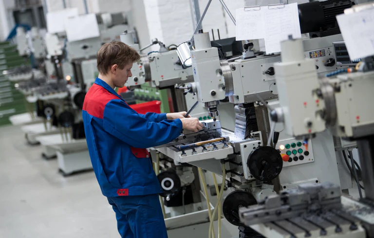 Arbeit Werkstatt Azubi Fachkräfte — © Bild: B. von Jutrczenka/Archiv