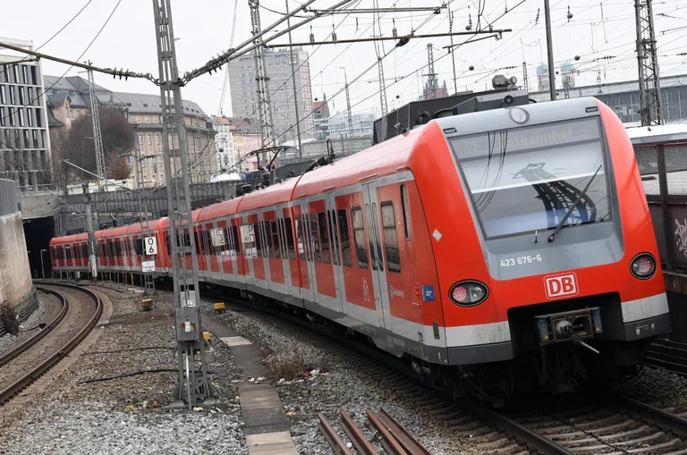S-Bahn, Stammstrecke, S-Bahn-Bettler — © Bild: Peter Kneffel/Archiv