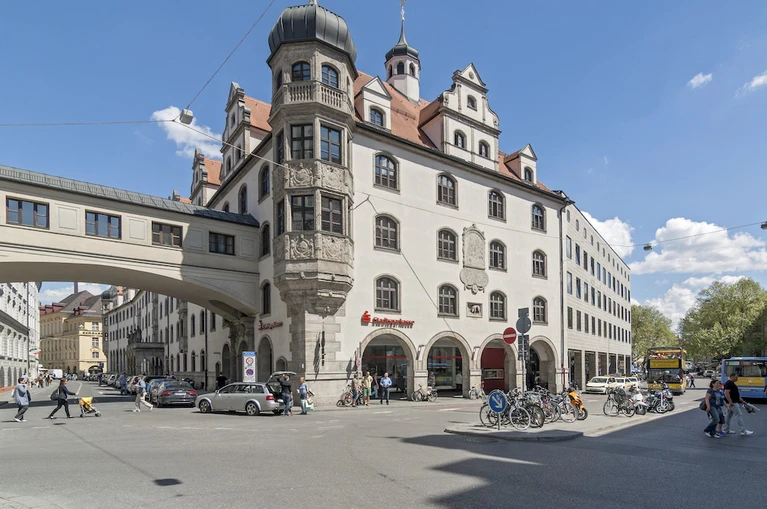 Stadtsparkasse München — © BIld: Stadsparkasse München, Zentrale Sparkassenstr. 2 im Tal , Aufnahme Mai 2012