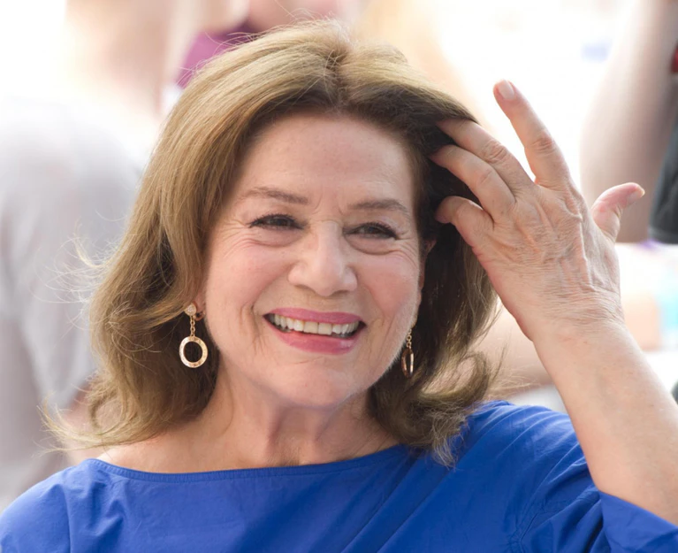 Hannelore Elsner — © Die Schauspielerin Hannelore Elsner lächelt beim Emfang des FilmFernsehFonds Bayerns (FFF). Foto: Tobias Hase/Archivbild