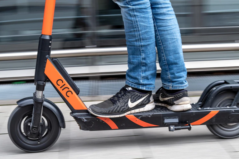 Tretroller, Scooter, E-Tretroller, E-Scooter, E-Scooter, E-Roller, Car-Sharing, Vergleich, Roller — © Bild:&nbsp;Sina Schuldt/Archivbild