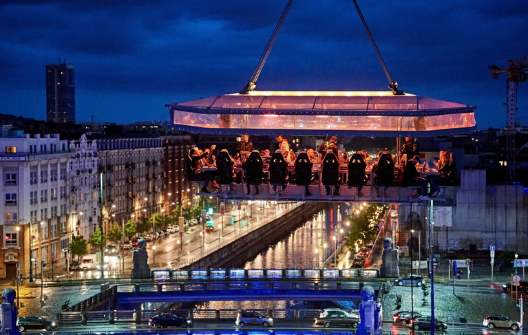 Dinner in the Sky — © Bild: © Dinner in the Sky