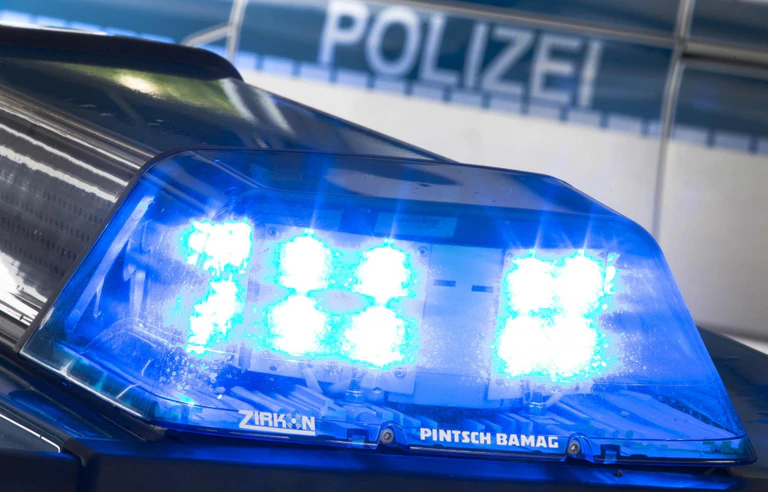 Polizei, Blaulicht, Notfall — © Bild: Symbolbild / Friso Gentsch
