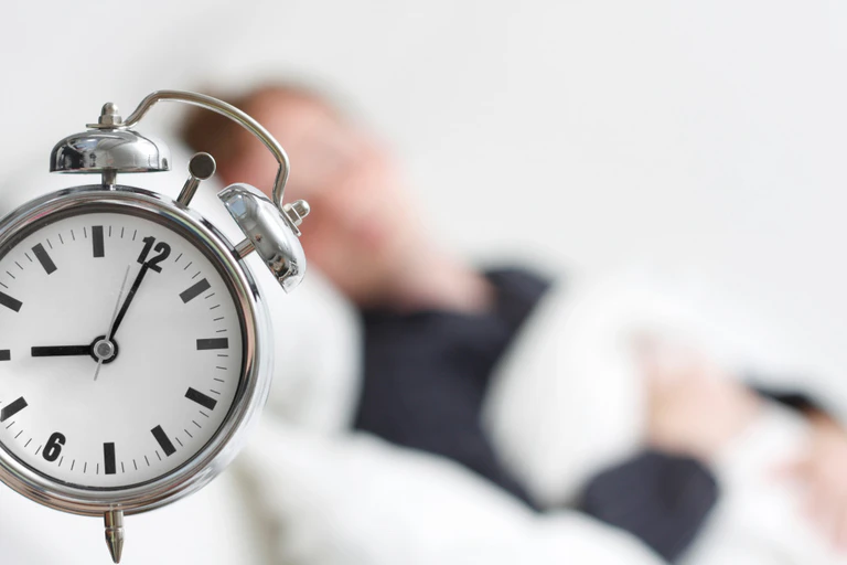 Wecker, Uhr, Zeit, Zeitumstellung, Schlafen, Bett